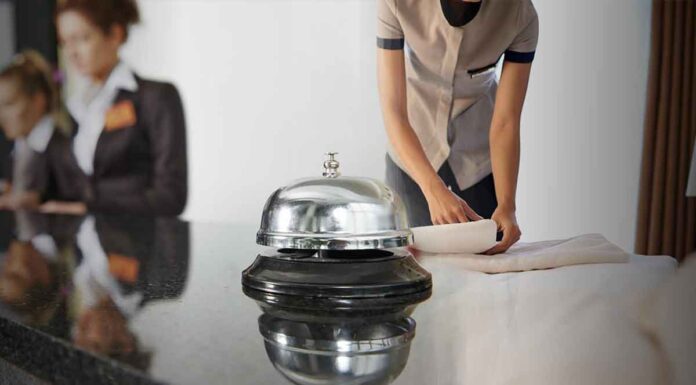 Ξενοδόχοι στην Κρήτη βάζουν τους εργαζόμενους να υπογράφουν παράνομες συμβάσεις με «ποινική ρήτρα» 5.000 ευρώ αν φύγουν?