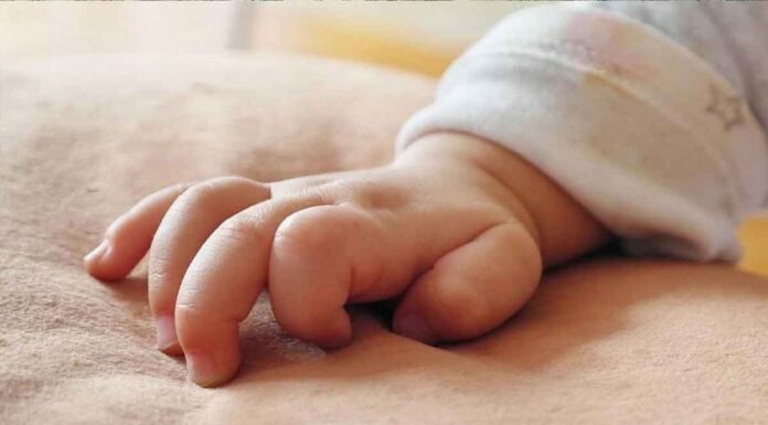 Φρίκη: Γιατρός έκοψε κεφάλι μωρού κατά την διάρκεια του τοκετού