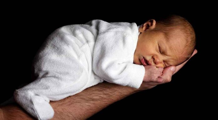 Γεννήθηκε το πρώτο μωρό με DNA τριών ανθρώπων