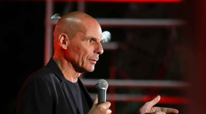 Βαρουφάκης: «Είμαστε κράτος υπό κατοχή – Όλα τα χρήματα από τις εξορύξεις υδρογονανθράκων θα τα πάρουν οι ξένοι»