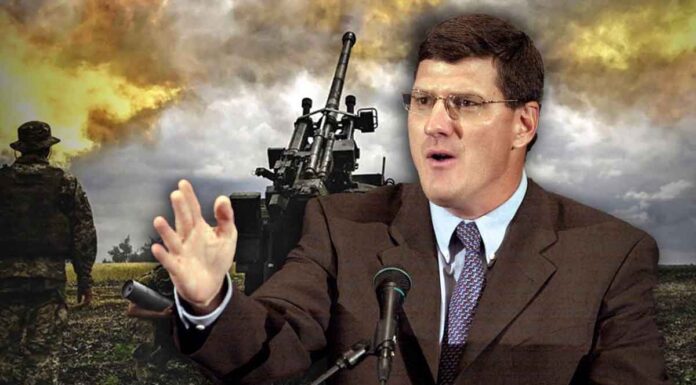 S.Ritter: «To NATO δεν μπορεί να ανταπεξέλθει στον πόλεμο – Η Ουκρανία θα πιεστεί από ΗΠΑ για κτύπημα καταδικασμένο σε αποτυχία»