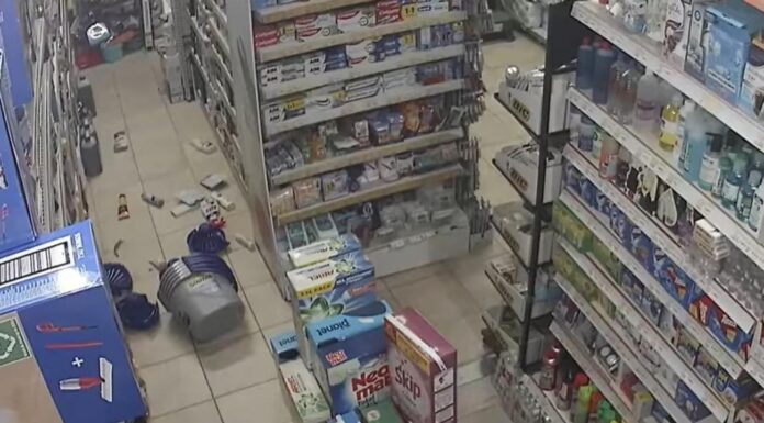 Μεσαρά: Τρόμος από τον δυνατό σεισμό – Τί κατέγραψαν οι κάμερες (βίντεο)