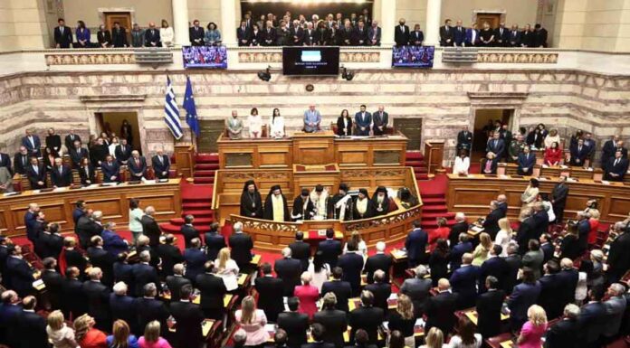 Ψήφος αποδήμων: Πώς οι «Σπαρτιάτες» έπραξαν το αυτονόητο – Ανέβασε τους τόνους ο Κ.Βελόπουλος