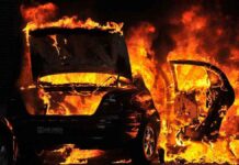 Ηράκλειο: Αυτοκίνητα στις φλόγες – Ολοσχερής καταστροφή στο ένα