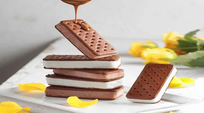 Φτιάχνουμε σπιτικό παγωτό σάντουιτς που όλοι αγαπάμε