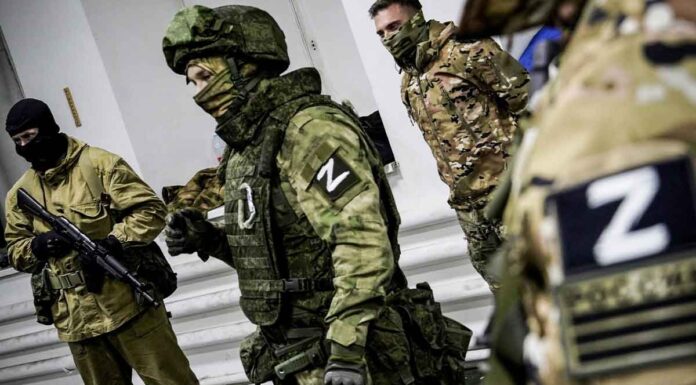 Ρώσοι χορεύουν τον χορό του πολέμου λίγο πριν εμπλακούν σε μάχες με Ουκρανούς στην Ζαπορίζια