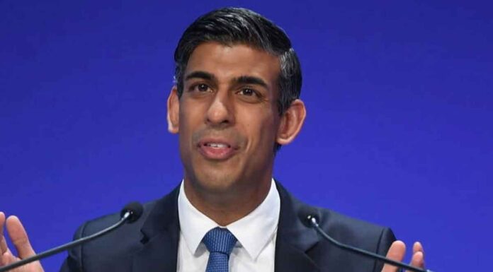 Σούνακ: Η Βρετανία έχει υπογράψει τη συνθήκη κατά της χρήσης πυρομαχικών διασποράς