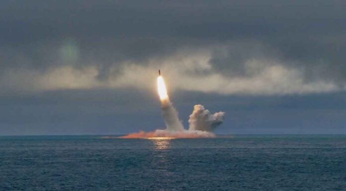 Μαζικά ρωσικά πλήγματα με drones καμικάζι και πυραύλους cruise σε Οδησσό και Νικολάεφ (βίντεο)