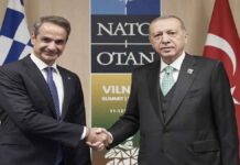 «Συγκρατημένη νέα αρχή» στα ελληνοτουρκικά: Οι τρεις άξονες για καλύτερη συνεργασία μετά το τετ α τετ στο Βίλνιους