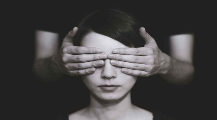 10 σημάδια ότι αφήνεις του άλλους να κάνουν κουμάντο στη ζωή σου