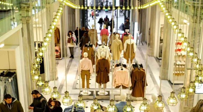 Ξεκινούν σήμερα οι θερινές εκπτώσεις – Αισιοδοξία στην αγορά