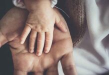 Εμπορία βρεφών στην Κρήτη: Η πολυετής δράση του κυκλώματος και τα 3 εκατ. ευρώ στις off shore