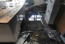 Ηράκλειο: Σοβαρές υλικές ζημιές από τη φωτιά στο Εργατικό Κέντρο – Οι πρώτες εικόνες (Photos – Video)