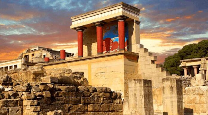 Τουρισμός: «Βουλιάζει» από κόσμο το Μινωικό Ανάκτορο – Πάνω από 6 χιλιάδες επισκέπτες μέσα σε μία μέρα (vid)
