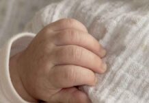 Εμπορία βρεφών στην Κρήτη: Η πολυετής δράση του κυκλώματος και τα 3 εκατ. ευρώ στις off shore