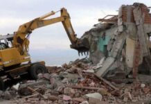 Ηράκλειο: Οι ξενοδόχοι γκρεμίζουν μόνοι τους τις αυθαίρετες κατασκευές