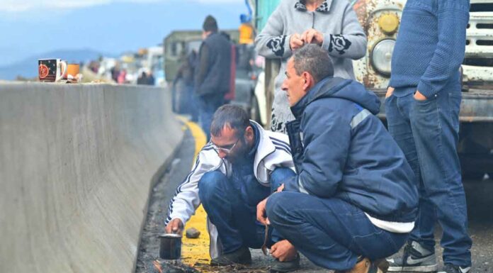 «Αδειάζει» το Ναγκόρνο-Καραμπάχ από Αρμένιους: Δεκάδες χιλιάδες πέρασαν τα σύνορα – Οι Αζέροι συλλαμβάνουν αξιωματούχους