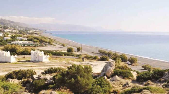 ΤΑΙΠΕΔ: Στο «σφυρί» 42 οικόπεδα-«φιλέτα» – Ξεπουλιούνται τρία παραθαλάσσια στο Κουτσουνάρι