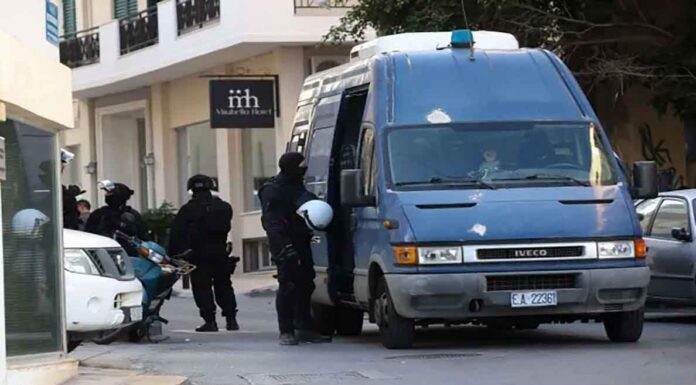 Τέλος στην, επί 21 χρόνια, κατάληψη στον “Ευαγγελισμό” – Δείτε φωτογραφίες