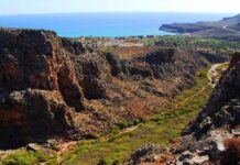 Κρήτη: Συνελήφθησαν δύο δουλέμποροι για τους μετανάστες στη Ζάκρο