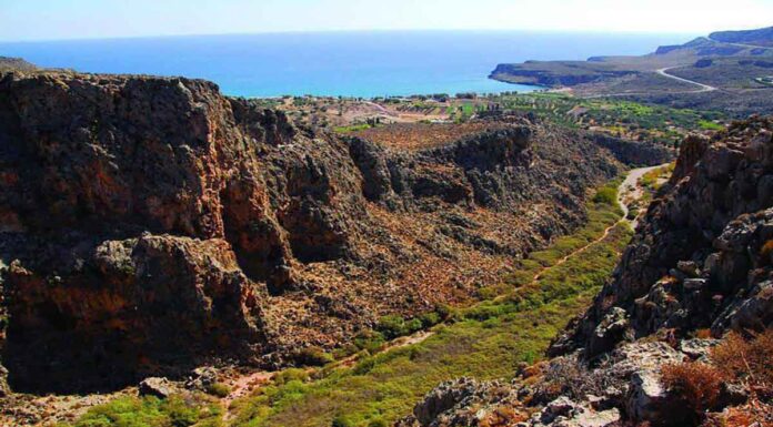 Κρήτη: Συνελήφθησαν δύο δουλέμποροι για τους μετανάστες στη Ζάκρο