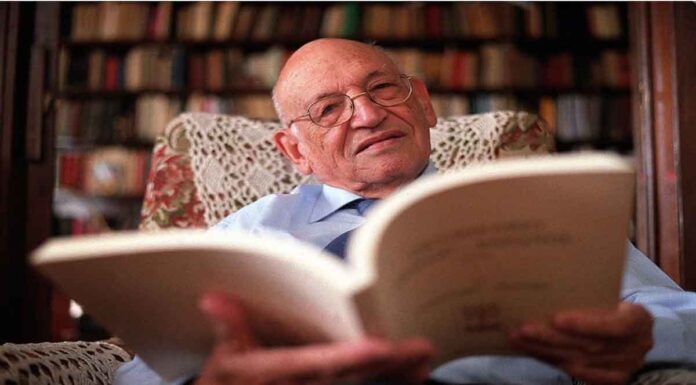 «Όλες οι γλώσσες θεωρούνται κρυφά ελληνικά, με δάνεια από τη μητέρα των γλωσσών, τα ελληνικά»