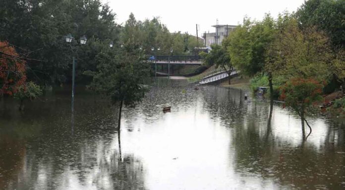 Κακοκαιρία Daniel: Συναγερμός για την υπερχείλιση του Πηνειού, στα 9 μέτρα η στάθμη του – Εκκενώθηκαν χωριά στη Λάρισα