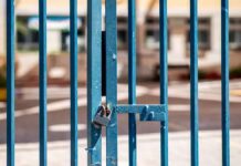 Χανιά: Νεαροί γρονθοκόπησαν μαθητή στο προαύλιο του σχολείο του- Τι καταγγέλλει η μητέρα του (φωτο)