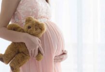 Η απίστευτη ιστορία της 13χρονης μαθήτριας στη Νάξο που γέννησε σε τουαλέτα: Στο νοσοκομείο έλεγαν ότι «Έχει καταπιεί φερμουάρ»!