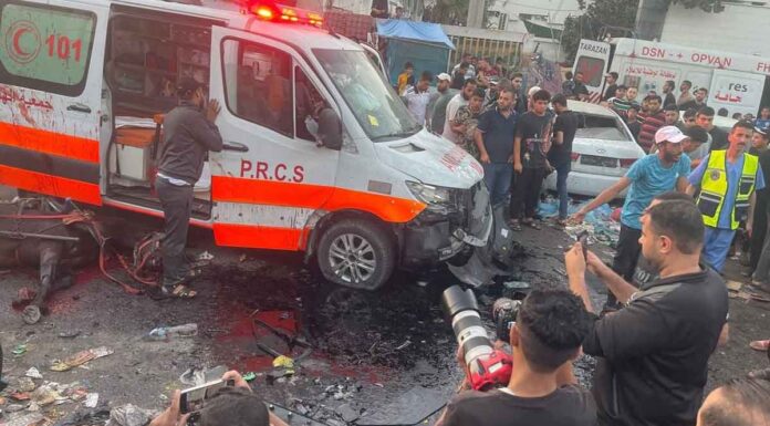 Γάζα: Κτυπήθηκε κομβόι ασθενοφόρων – Πάνω από 70 νεκροί – Ισραήλ: «Μετέφεραν μέλη της Χαμάς»