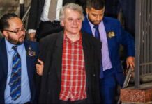 ΗΠΑ: Σύμβουλος του τ.προέδρου Μ.Ομπάμα ζητά να σκοτωθούν κι άλλα παιδιά Παλαιστινίων: «Σκοτώσαμε 4.000 – Δεν είναι αρκετά» – Συνελήφθη (βίντεο)