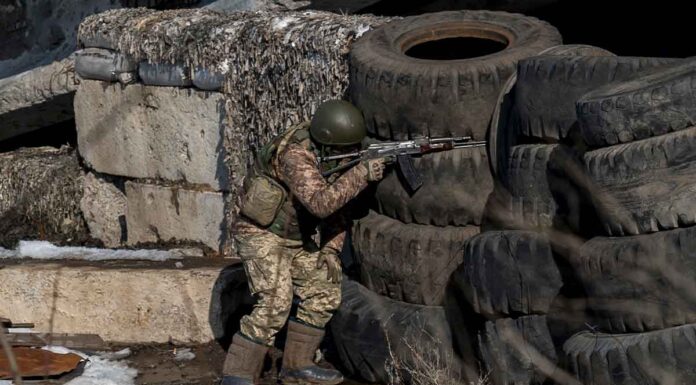 Βίντεο: Σφαγή στα χαρακώματα της Αβντίιβκα – Μονάδες της Wagner μεταφέρθηκαν στην περιοχή για την τελική εκκαθάριση