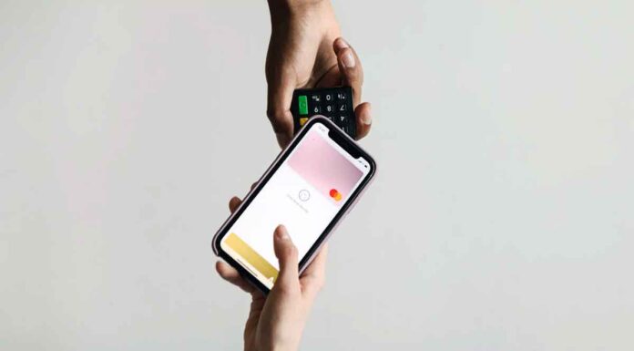 Πώς θα «ξεδιπλωθεί» το σχέδιο της πλήρους απαγόρευσης των μετρητών από το νέο έτος