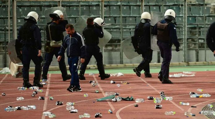 Τα βίντεο που δεν έδειξε η τηλεόραση: Η έφοδος των οπαδών του Ολυμπιακού