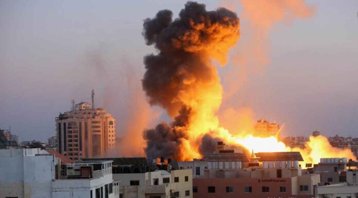 Πόλεμος Ισραήλ – Χαμάς: Μπαράζ βομβαρδισμών στη Λωρίδα της Γάζας – Νεκροί σε προσφυγικό καταυλισμό