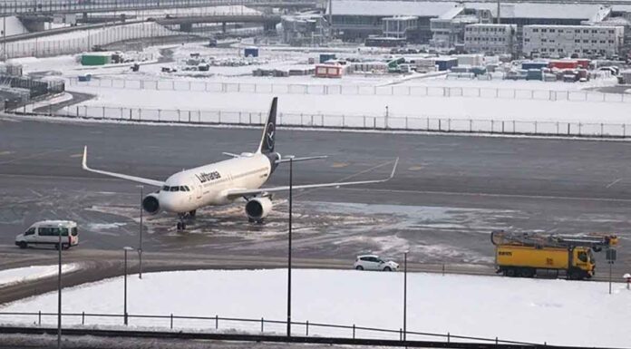 Γερμανία: Σφοδρή χιονόπτωση και παγωμένη βροχή παραλύουν το Μόναχο και την Φρανκφούρτη