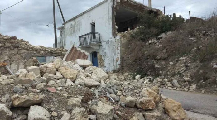 Σε απόγνωση σεισμόπληκτοι στο Αρκαλοχώρι: Επιστρέφουν σε ακατάλληλα σπίτια παρά την επικινδυνότητα (vid)