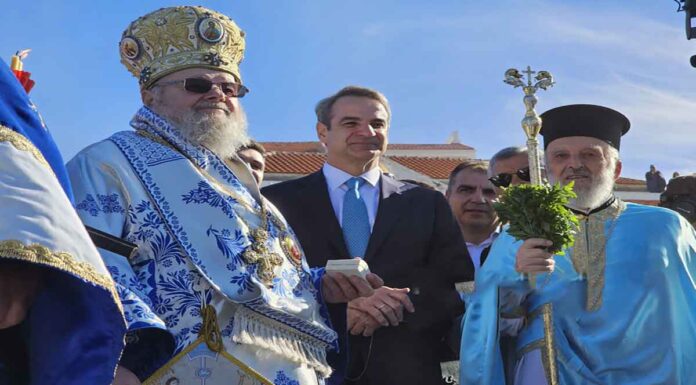 Κυριάκος Μητσοτάκης: Στα Χανιά για τον αγιασμό των υδάτων – «Αγωνιζόμαστε για μια καλύτερη καθημερινότητα για όλους τους Έλληνες» (vid)