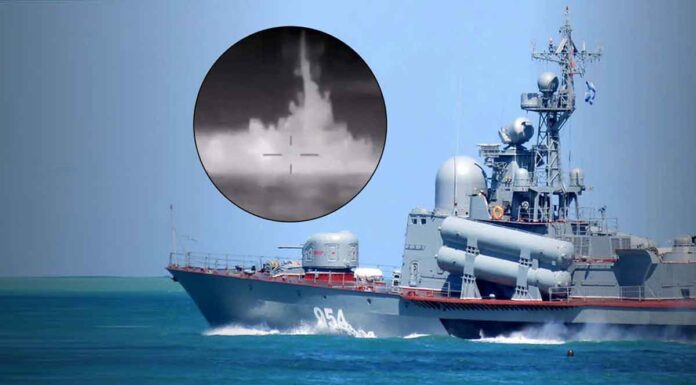 Bίντεο: Σμήνος ουκρανικών θαλάσσιων drones βύθισε την ρωσική κορβέτα Ivanovets κλάσης Tarantul στην Μαύρη Θάλασσα!