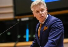 Ολλανδός ευρωβουλευτής Rob Roos: «Οι ελίτ δημιούργησαν το αφήγημα της κλιματικής αλλαγής για να αποκτήσουν την απόλυτη εξουσία»
