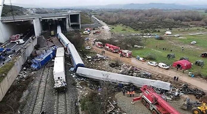 Τέμπη: Δεκτή από το Ευρωκοινοβούλιο η αναφορά των συγγενών – Παραπομπή της υπόθεσης του δυστυχήματος στις αρμόδιες επιτροπές (vid)