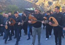 Με λύρα και λαγούτα το τελευταίο «αντίο» στον λυράρη Γιώργη Στιβακτάκη