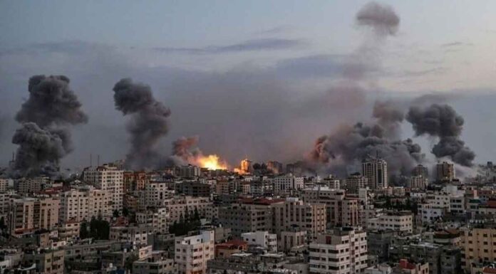 Γάζα: Σφοδροί ισραηλινοί βομβαρδισμοί εν μέσω συνομιλιών για εκεχειρία