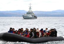 Κρήτη | Έφτασαν στην Αγία Γαλήνη οι πρώτοι μετανάστες – Τους φέρνουν τμηματικά