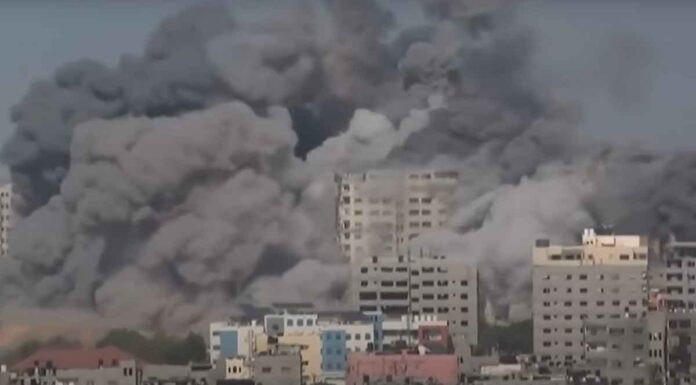 «Σφαγή»: Νοσοκομεία, σπίτια χτυπήθηκαν καθώς δεκάδες άνθρωποι σκοτώθηκαν σε ισραηλινές επιδρομές στη Ράφα
