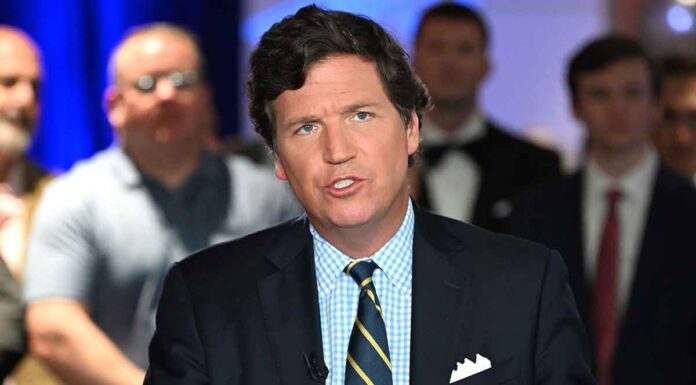 Τάκερ Κάρλσον: «Αυτοί είναι οι λόγοι που είμαι στη Μόσχα για συνέντευξη με τον Β.Πούτιν»