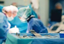 Ηράκλειο: Μάχη με το χρόνο για να αφαιρεθεί η γάζα από το έντερο της γυναίκας – Έκπληκτοι οι γιατροί που είδαν το «ξένο σώμα» (vid)