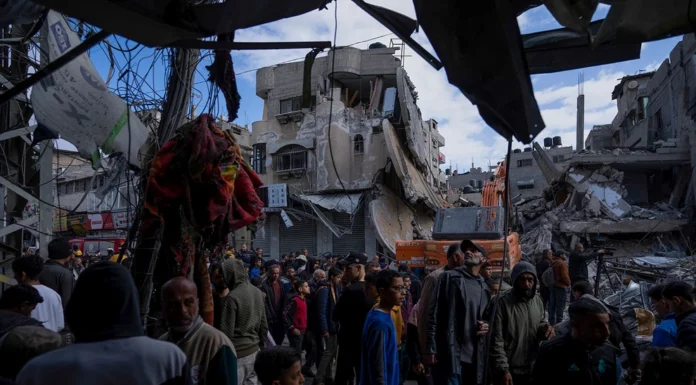 Συνεχίζεται το αιματοκύλισμα στη Γάζα – Πάνω από 32.200 Παλαιστίνιοι έχουν σκοτωθεί