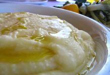Η παραδοσιακή σκορδαλιά με πατάτες, για την ημέρα της 25ης Μαρτίου και όχι μόνο!!