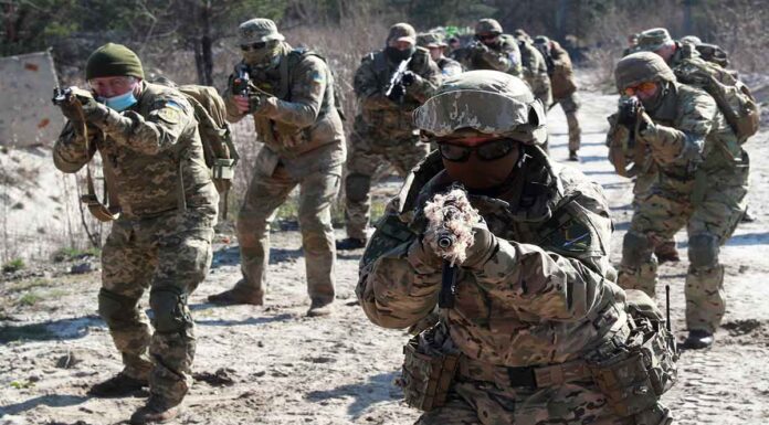 Εκατοντάδες φέρετρα με σορούς στρατιωτικών του ΝΑΤΟ επιστρέφουν με πτήσεις από την Ουκρανία